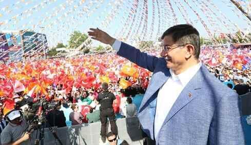 Başbakan Ahmet Davutoğlu partisinin