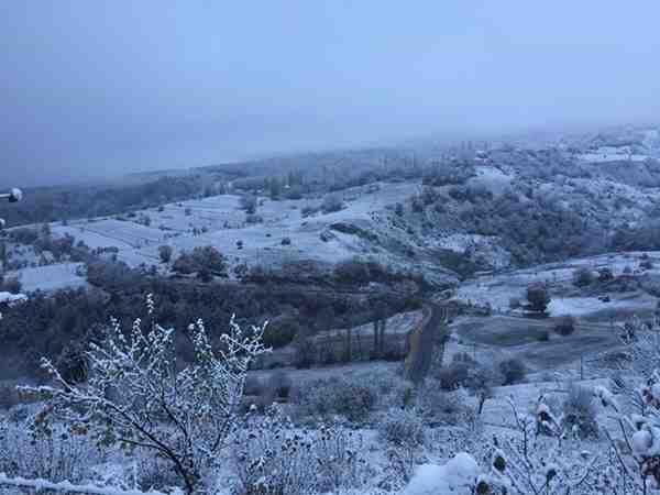 Mahallemizin Yüksek Kesimlerinde Kar Yağışı Başladı!