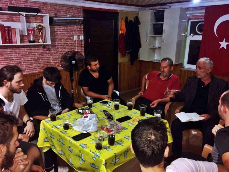 Kışlaçay Muhtarı Cemal Aldemir Köy Gençliği İle Toplantı Yaptı!