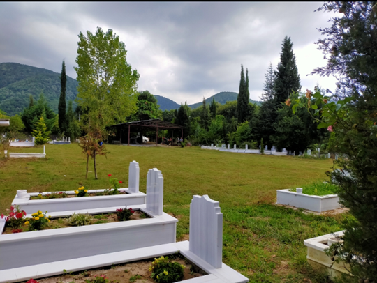 Bayram Arefe’sinde Mezarlık Ziyareti