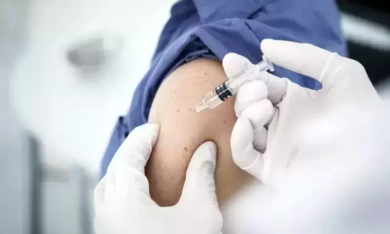 65 yaş üstü ve yüksek riskli kronik hastalara grip aşıları tanımlandı.