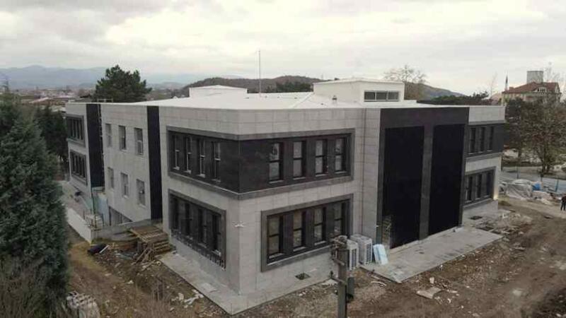Arifiye Belediyesi Yeni Belediye Hizmet Binası Tamamlanıyor.