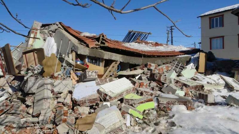SAÜ Mühendisleri Deprem Raporunu açıkladılar.
