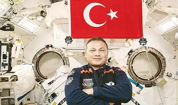 İlk Türk astronot Alper